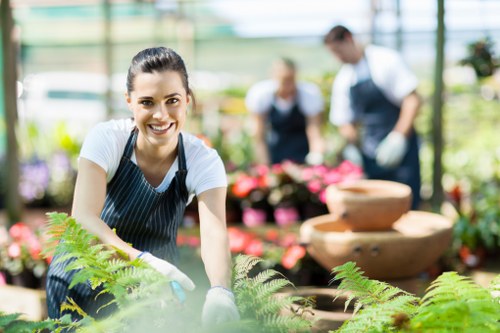 Trusted payment methods for gardening services in Shadwell